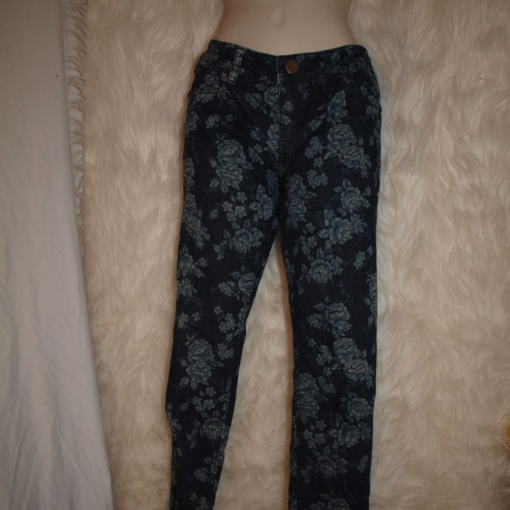 JEANS Dk Blue With Lt Blue Flowers SIZE 5 BY TINSELTOWN DENIM COUTURE GENTLYUSED